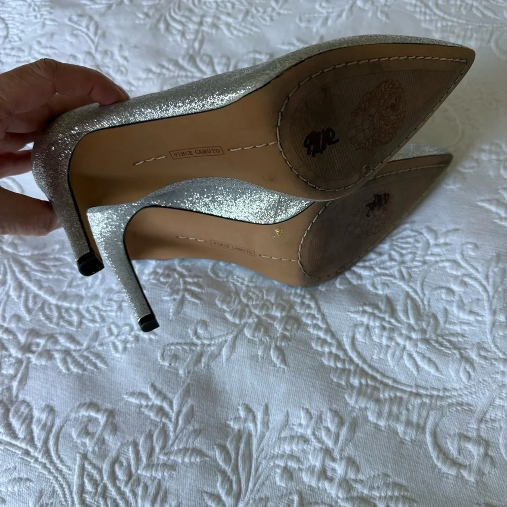 Vince Camuto Metseya Silver Glitter Heel Pump Stiletto size 7